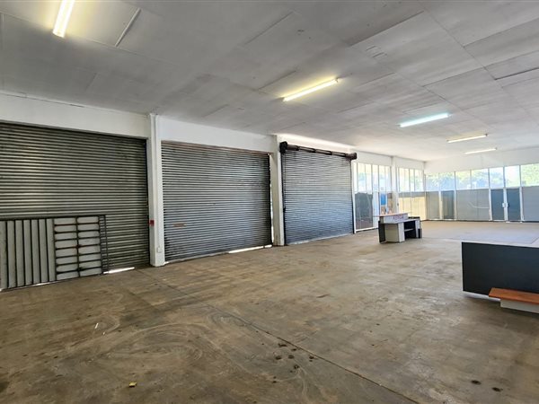 310  m² Commercial space