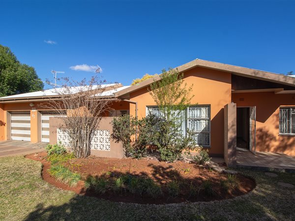 4 Bedroom House 4 Bedroom House