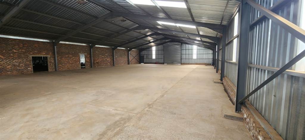 1000  m² Industrial space in Pomona photo number 15