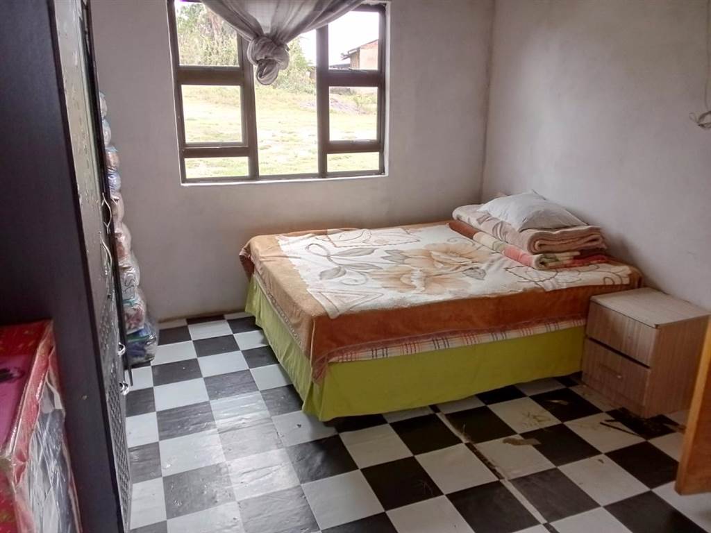 3 Bed House in Amanzimtoti photo number 9