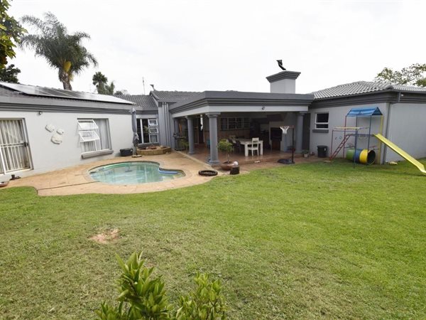 4 Bedroom House 4 Bedroom House
