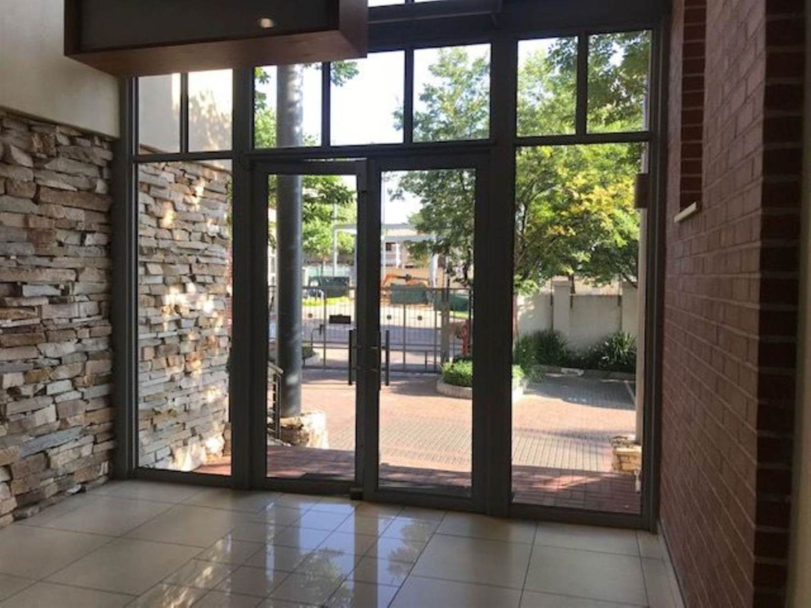 675  m² Commercial space in Fourways photo number 14