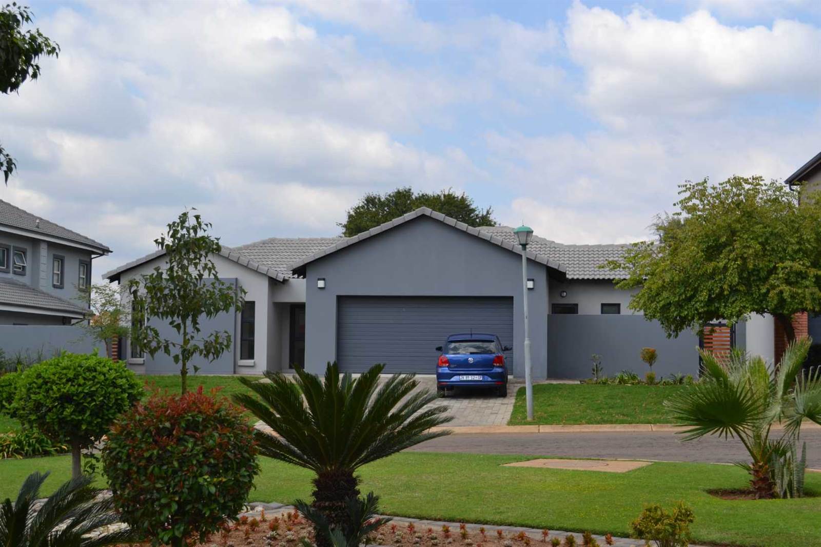 5 Bed House in Hazeldean (Silverlakes Surroundings) photo number 1