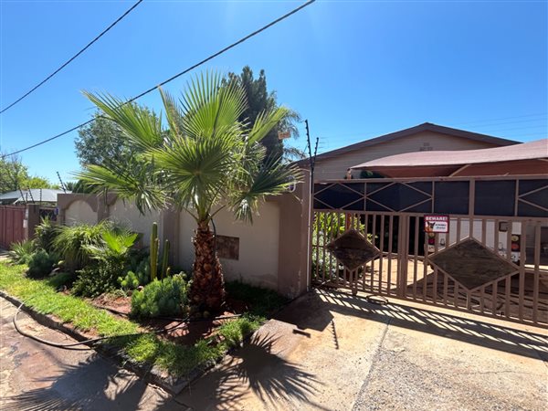 3 Bed House in Barkly West
