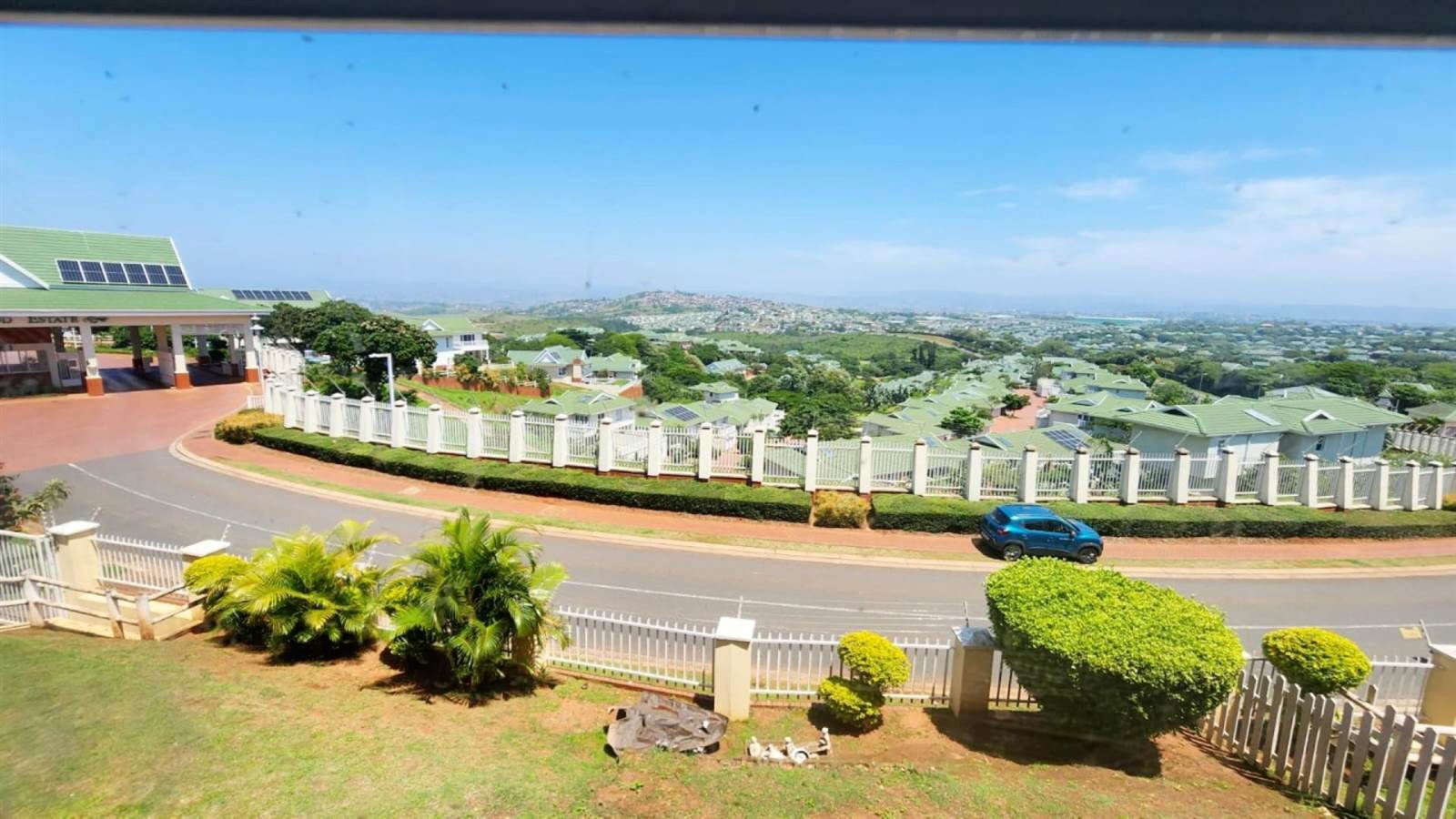 3 Bed Apartment in Mt Edgecombe photo number 4