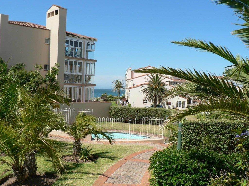 2 Bed Apartment in St Francis Bay photo number 14