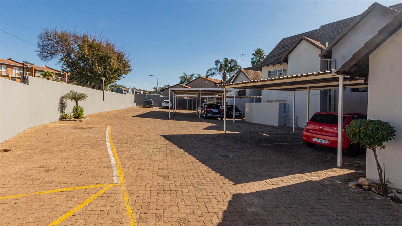 2 Bed House in Corlett Gardens photo number 16