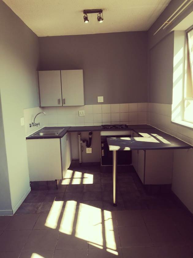 Bachelor apartment in Auckland Park photo number 3