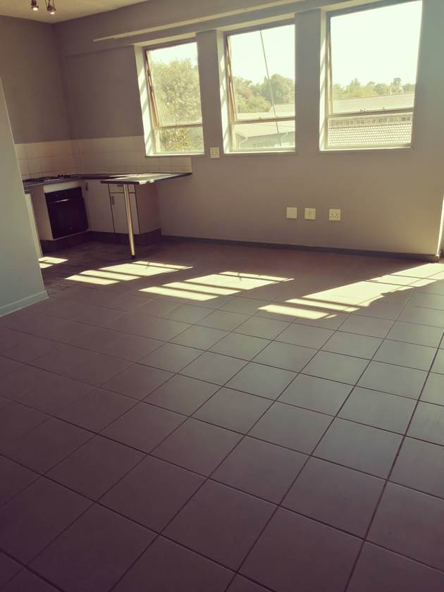 Bachelor apartment in Auckland Park photo number 5