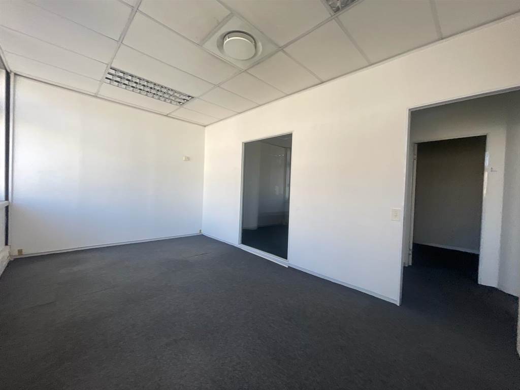 163.75  m² Commercial space in Milnerton Central photo number 18