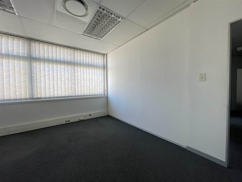 163.75  m² Commercial space in Milnerton Central photo number 21