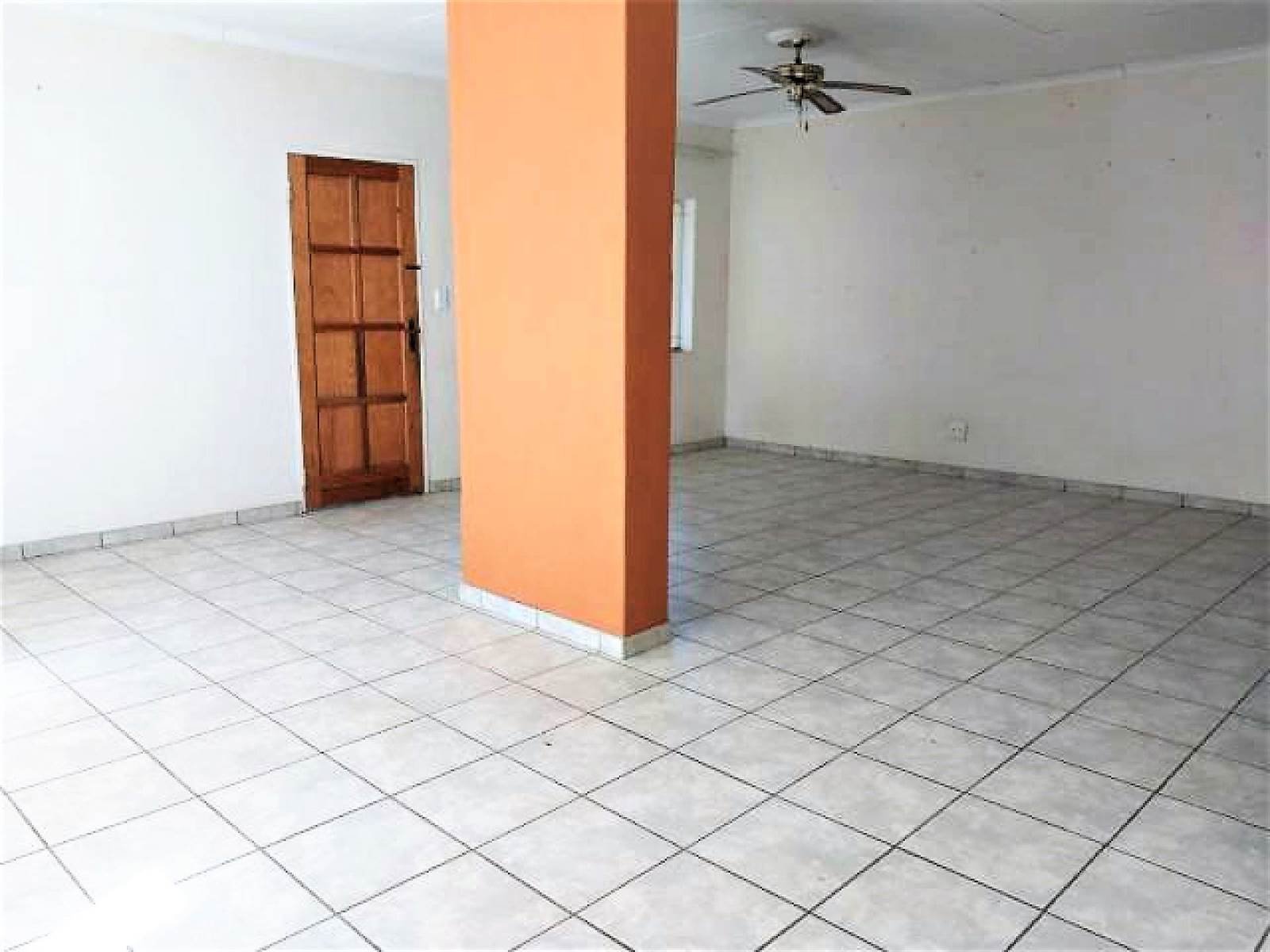 2 Bed House in Klerksdorp photo number 10