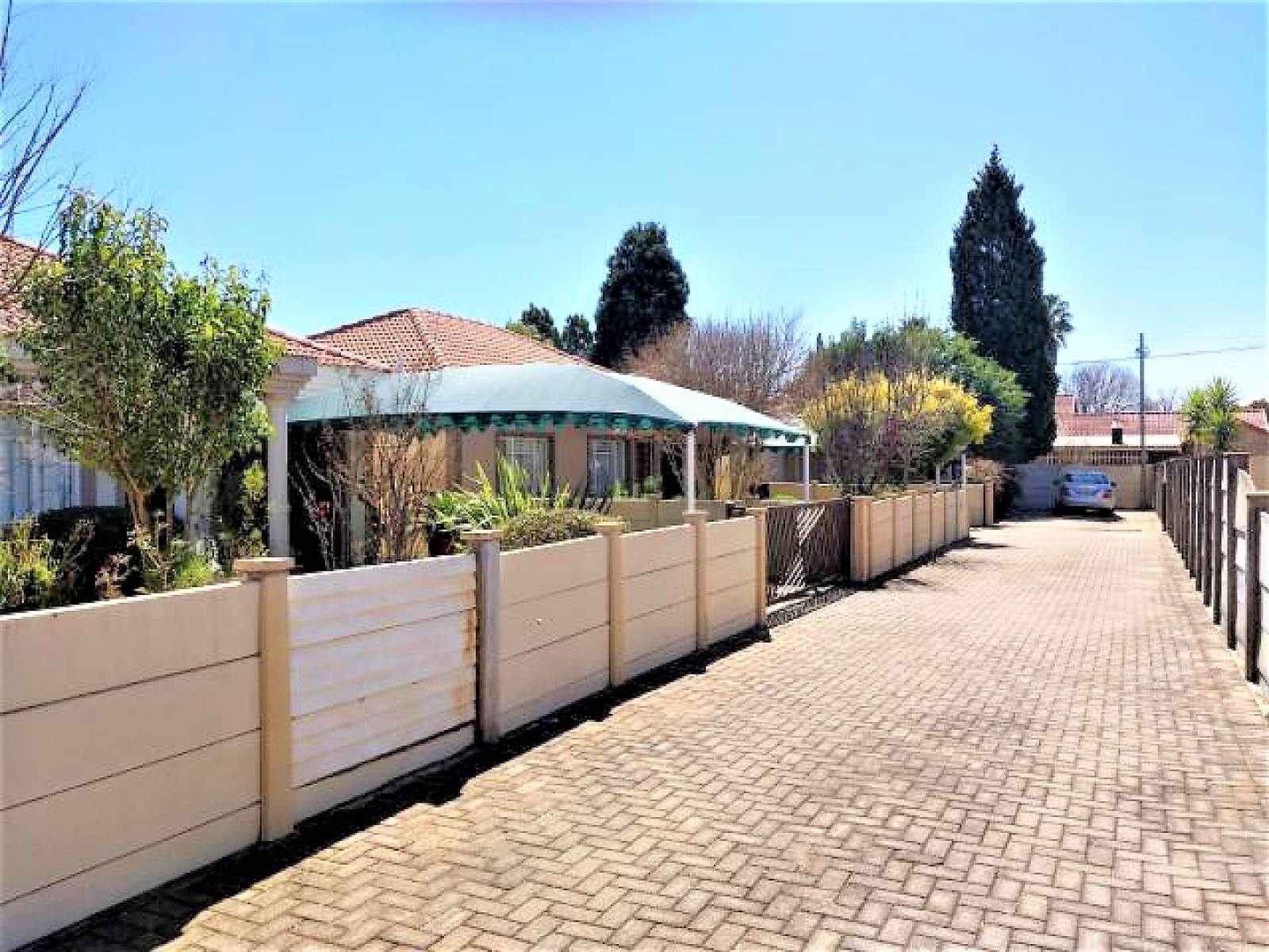 2 Bed House in Klerksdorp photo number 5