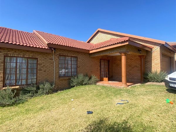 3 Bedroom House 3 Bedroom House