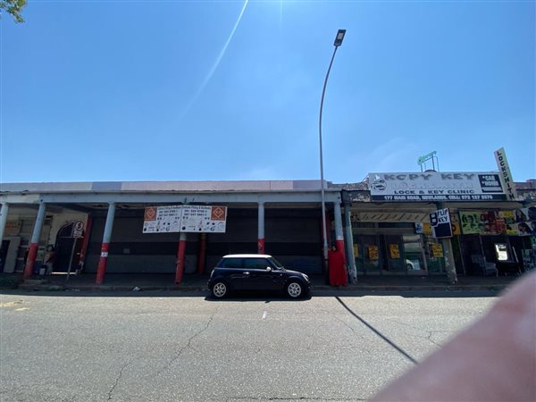 250  m² Commercial space in Newlands