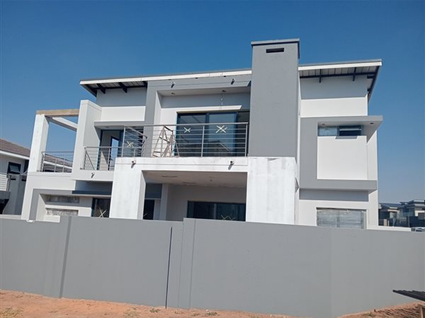 4 Bedroom House 4 Bedroom House