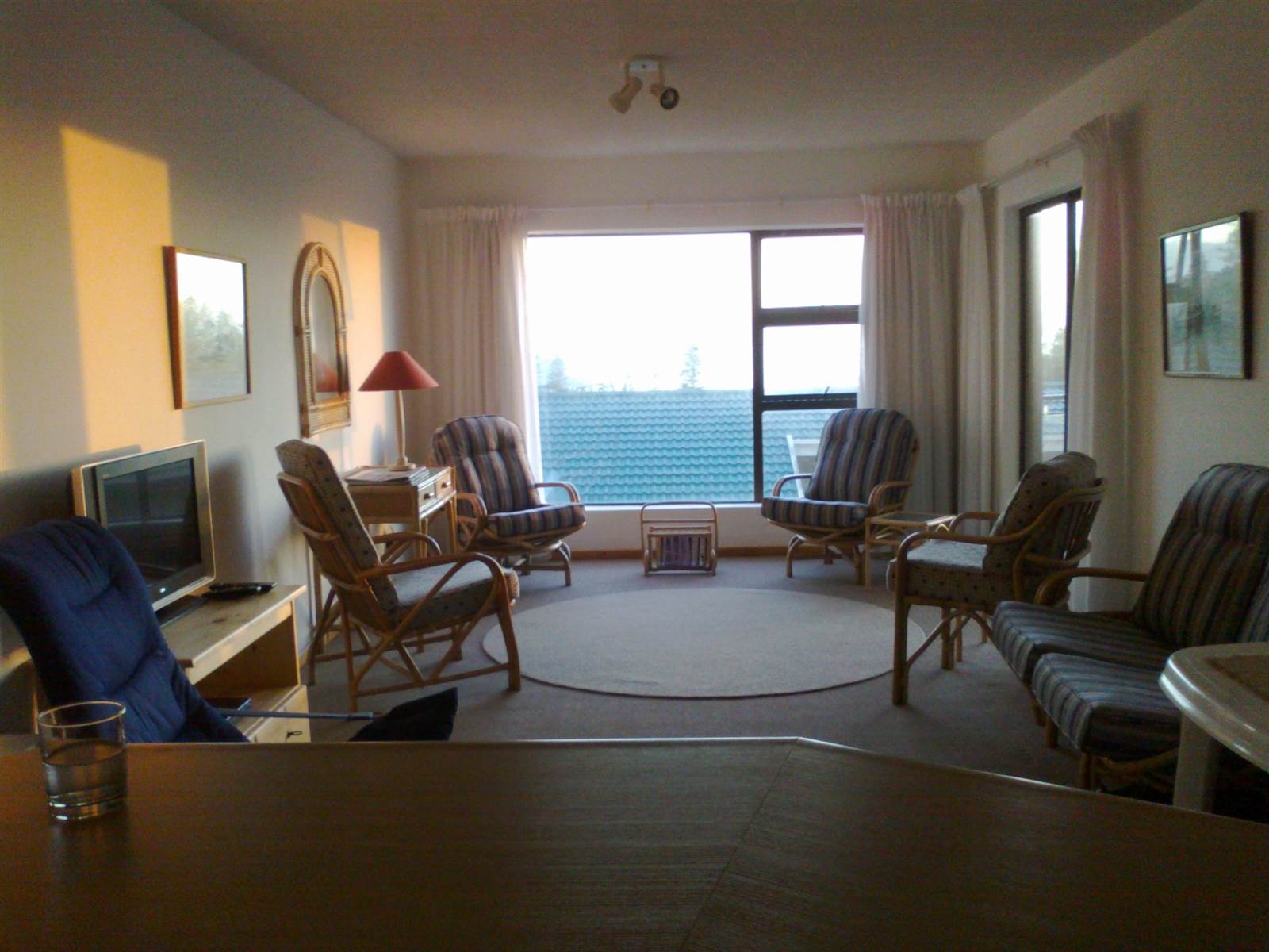 2 Bed Apartment in Mossel Bay photo number 2