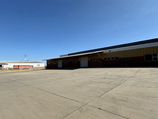 16 445  m² Industrial space