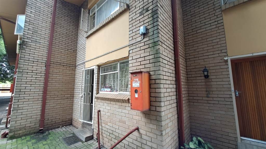 2 Bed Apartment in Potchefstroom Central photo number 1
