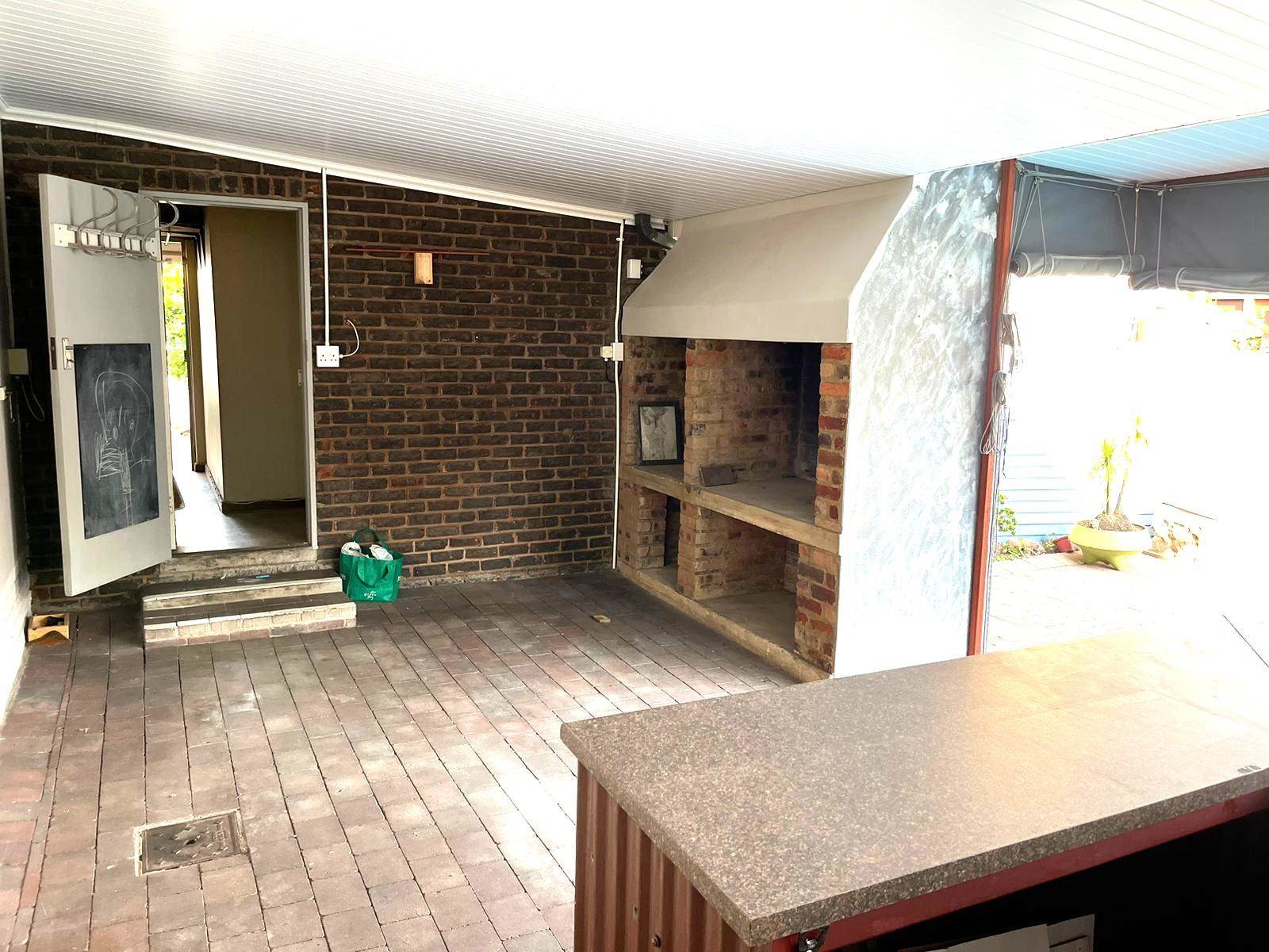 3 Bed House in Rietfontein photo number 11