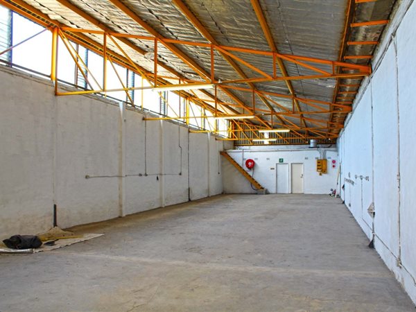 298  m² Industrial space