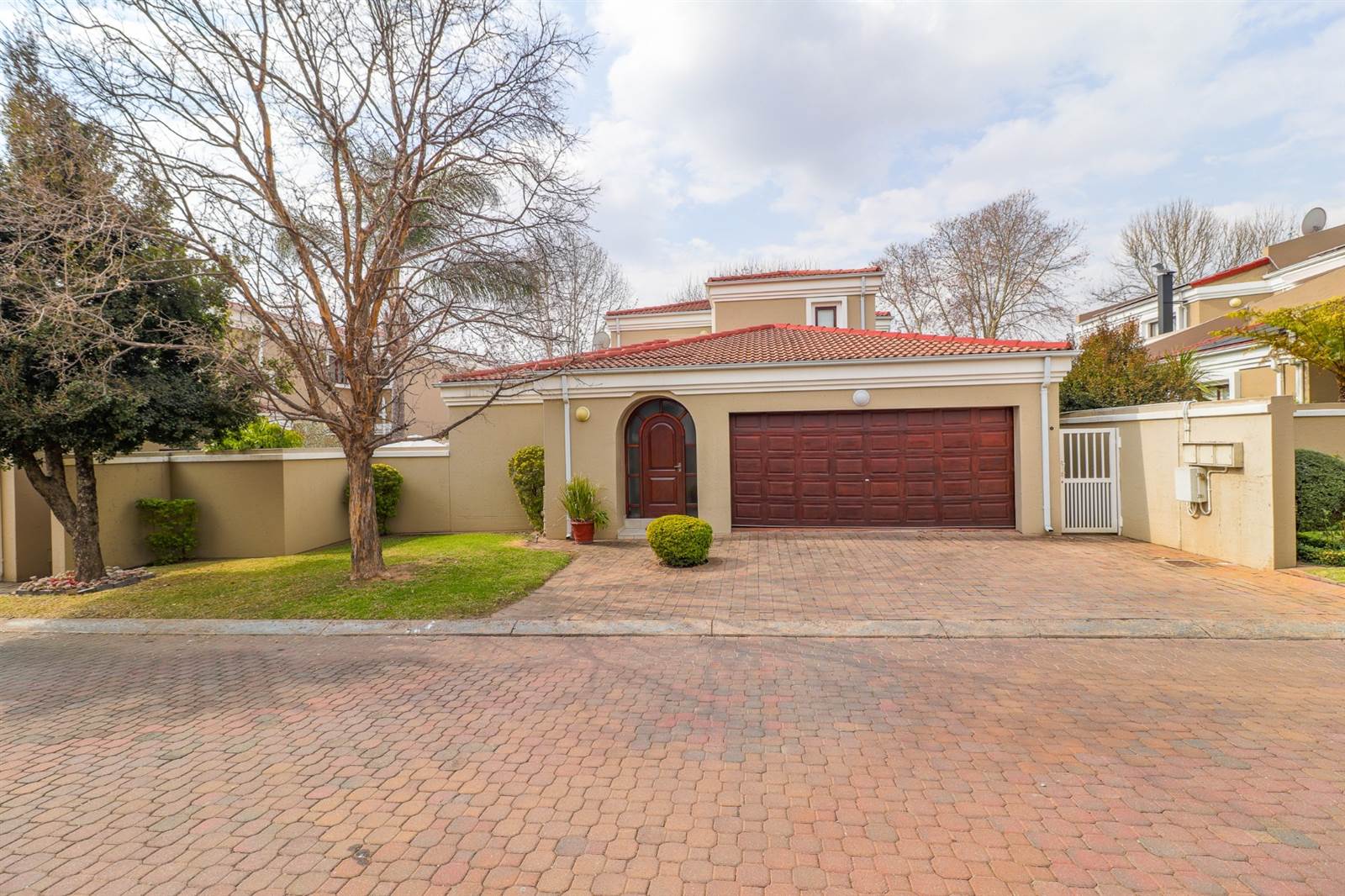 3 Bed Cluster in Lonehill photo number 1
