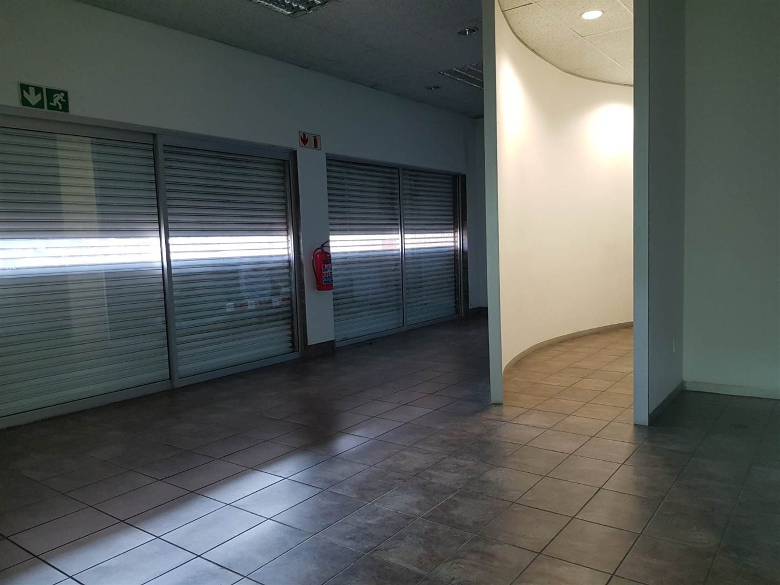633  m² Commercial space in Annadale photo number 12