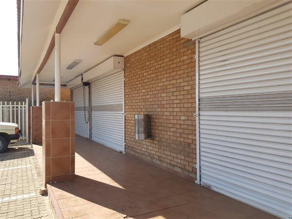633  m² Commercial space in Annadale