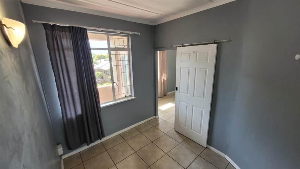 1 Bed Apartment in Paarl Central East photo number 8