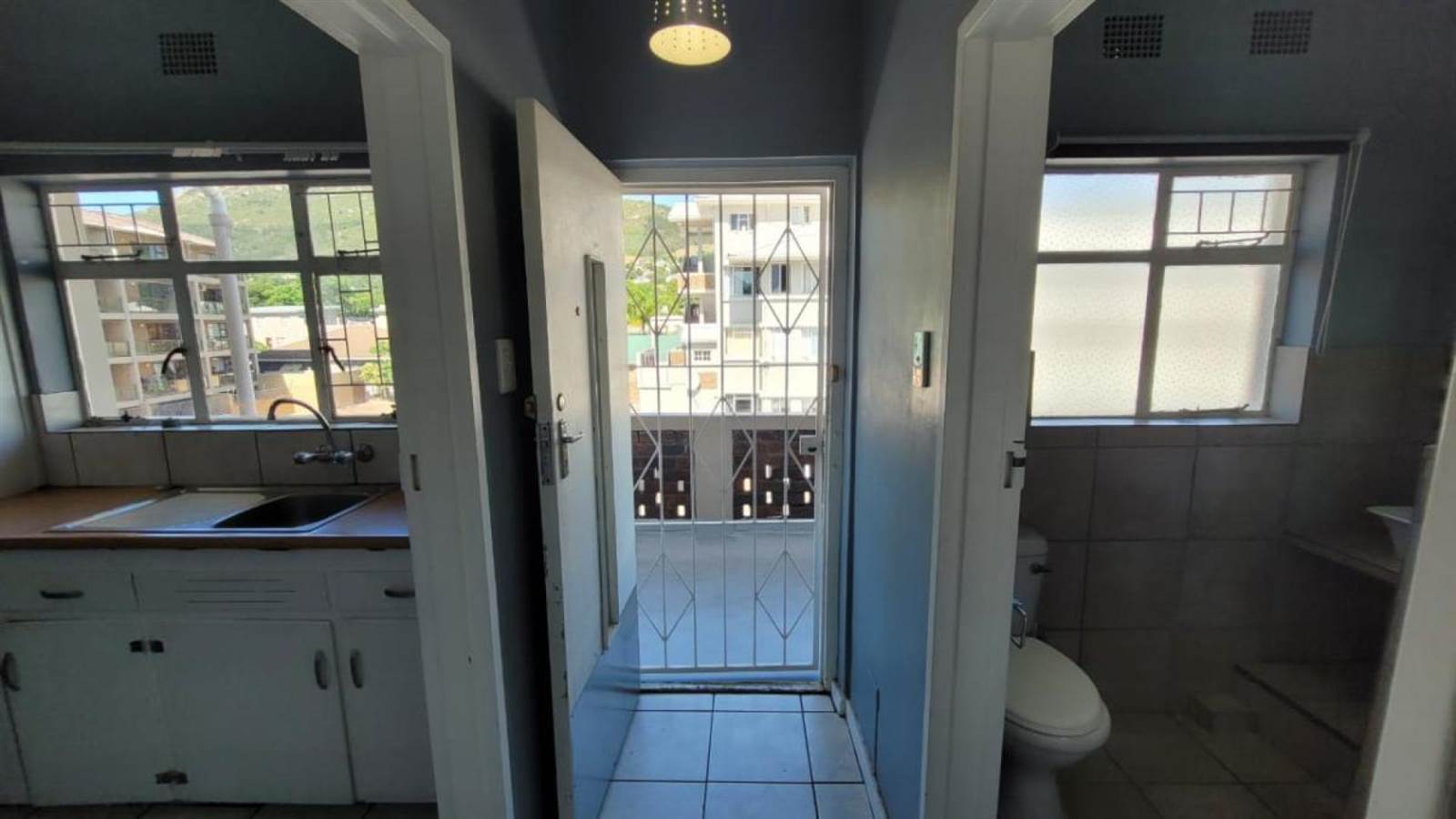1 Bed Apartment in Paarl Central East photo number 15