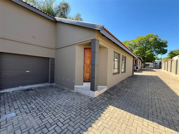 2 Bedroom Townhouse 2 Bedroom Townhouse