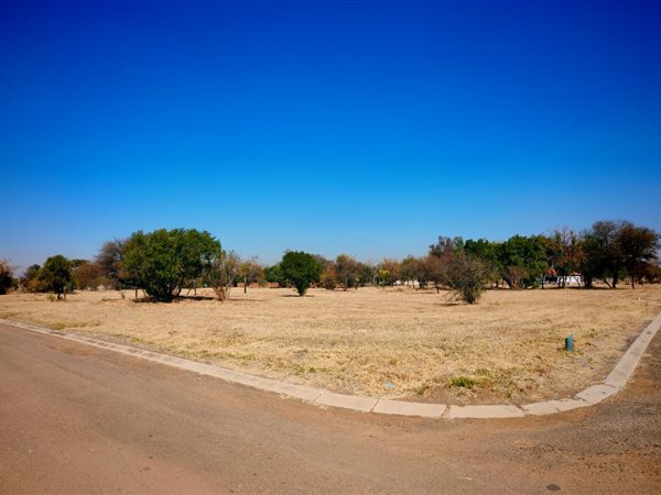 724 m² Land