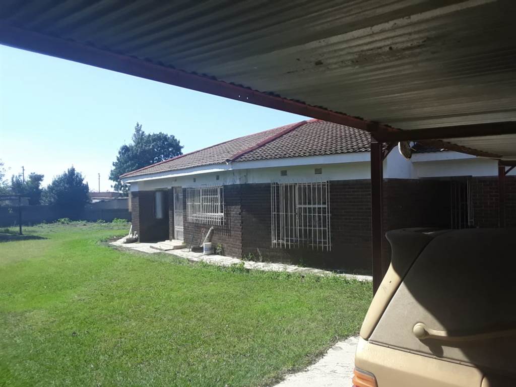 3 Bed House in Osizweni photo number 3