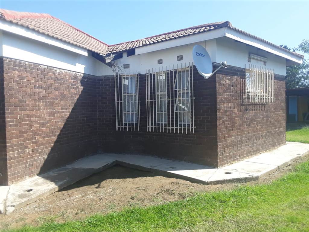3 Bed House in Osizweni photo number 6