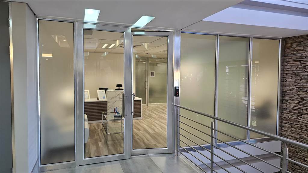 271  m² Office Space in Greenstone Hill photo number 4