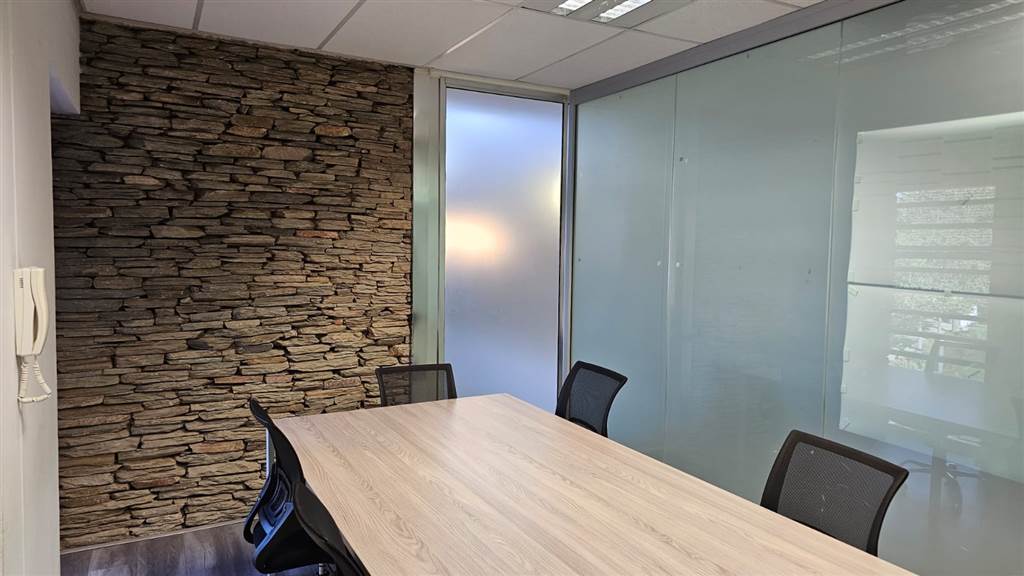 271  m² Office Space in Greenstone Hill photo number 9