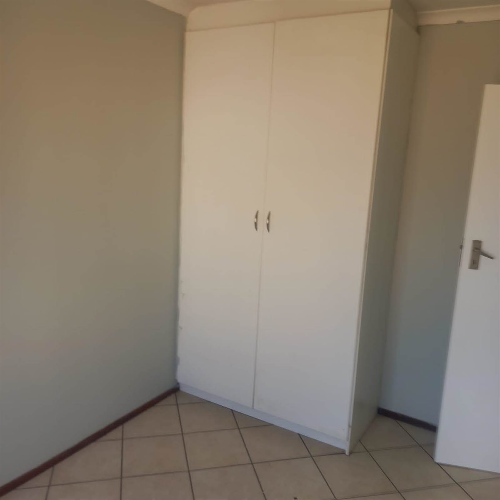 2 Bed Apartment in Chloorkop photo number 17
