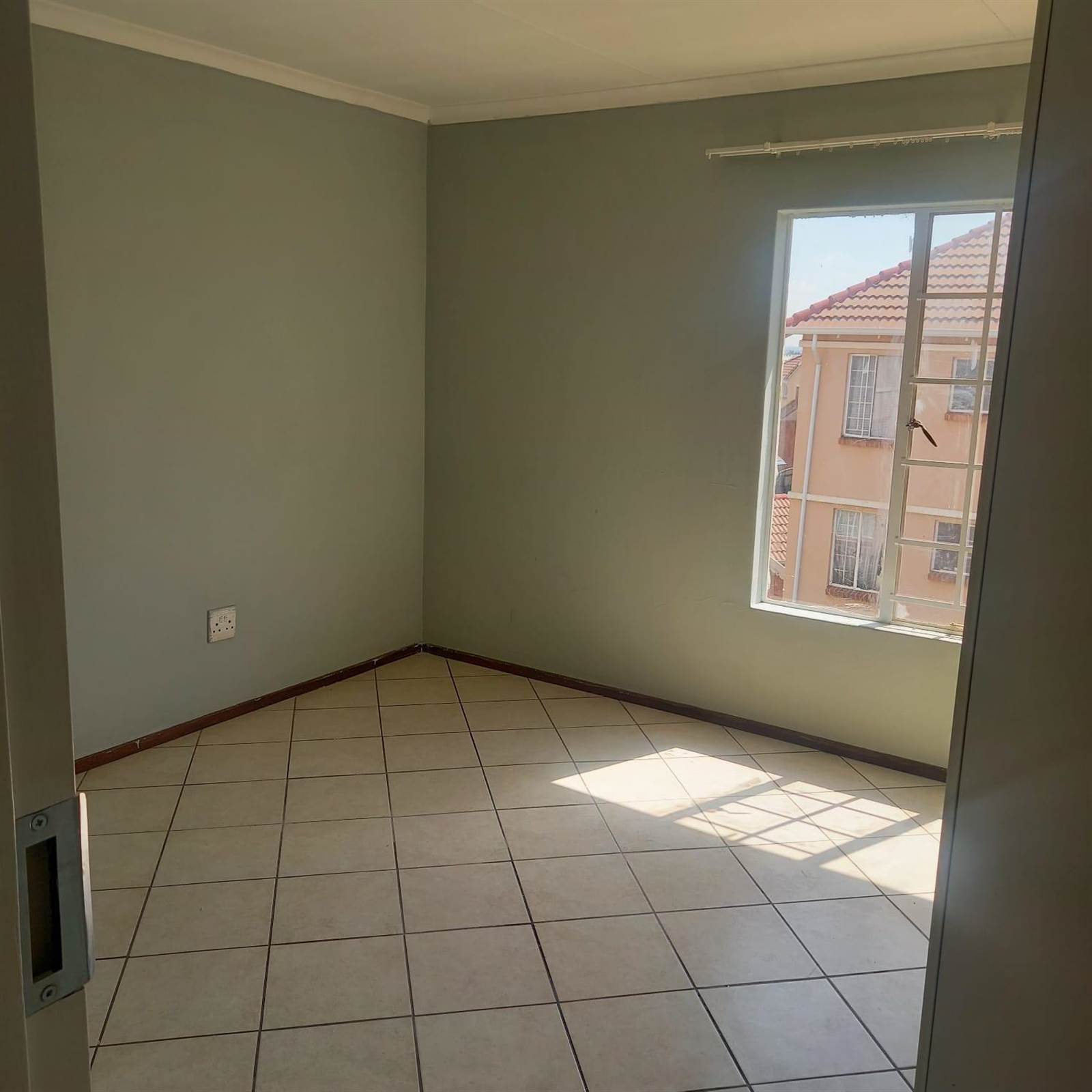 2 Bed Apartment in Chloorkop photo number 19
