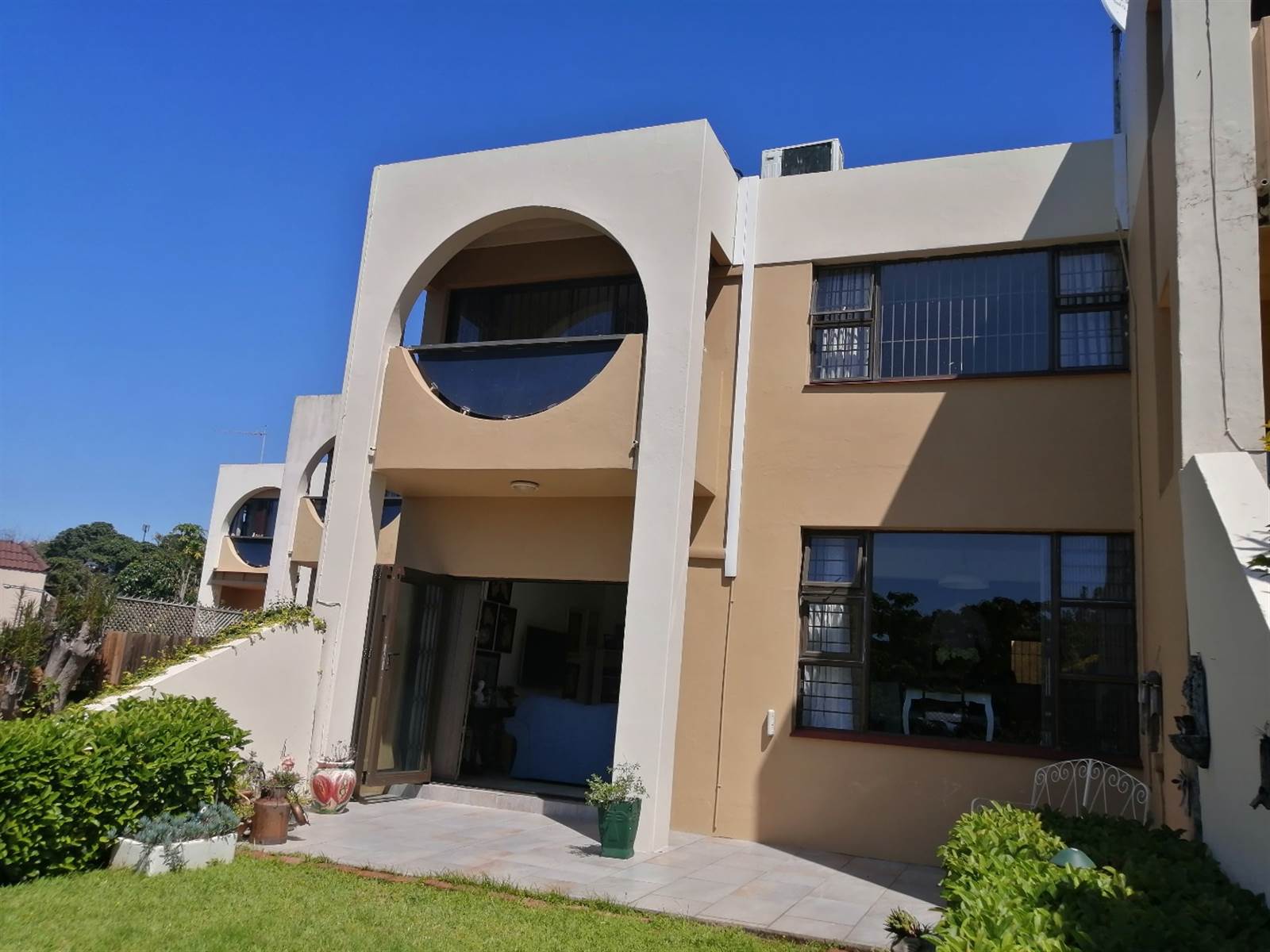 3 Bed Townhouse in Umgeni Park photo number 1