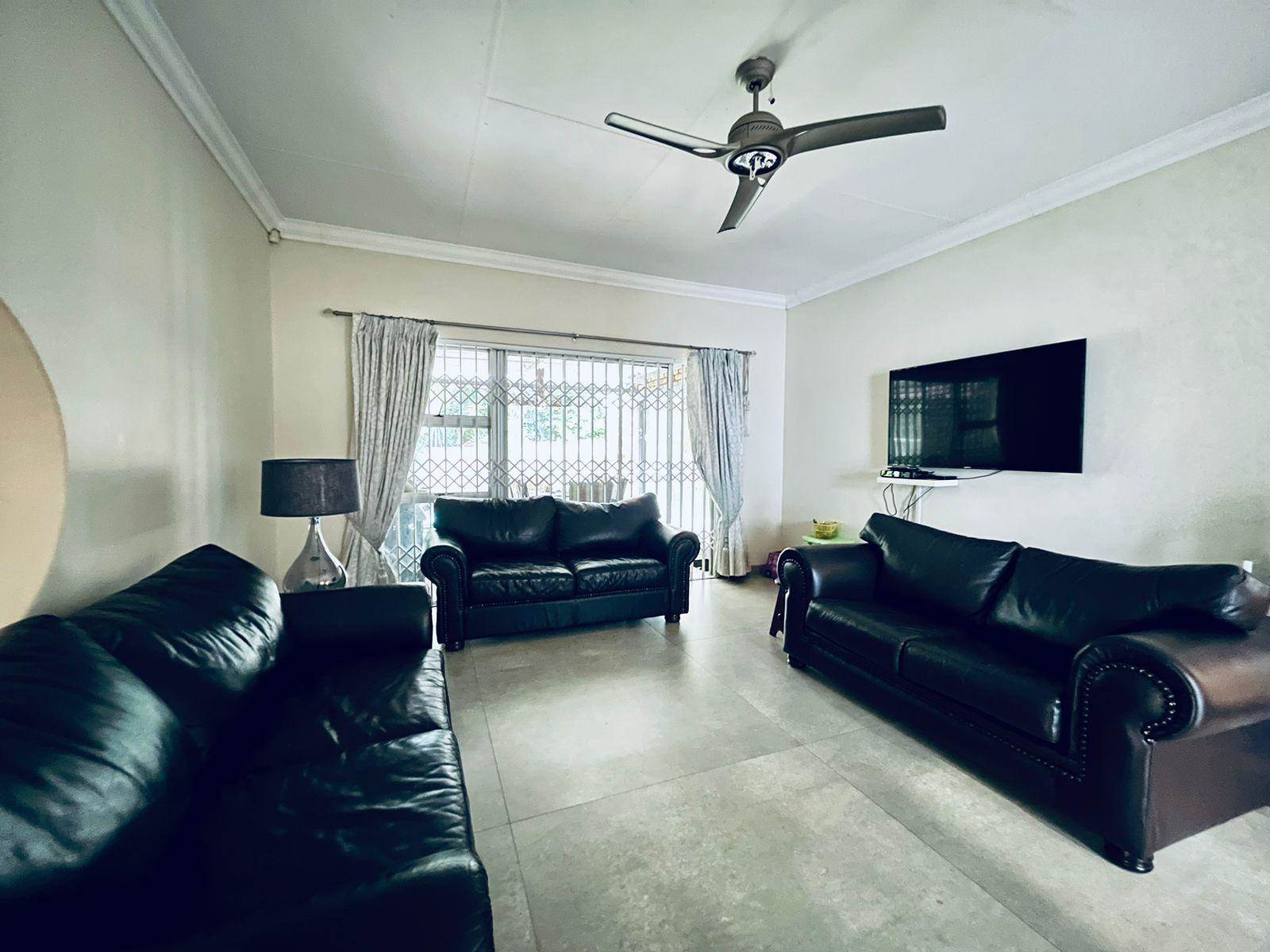 4 Bed House in Constantia Park photo number 20