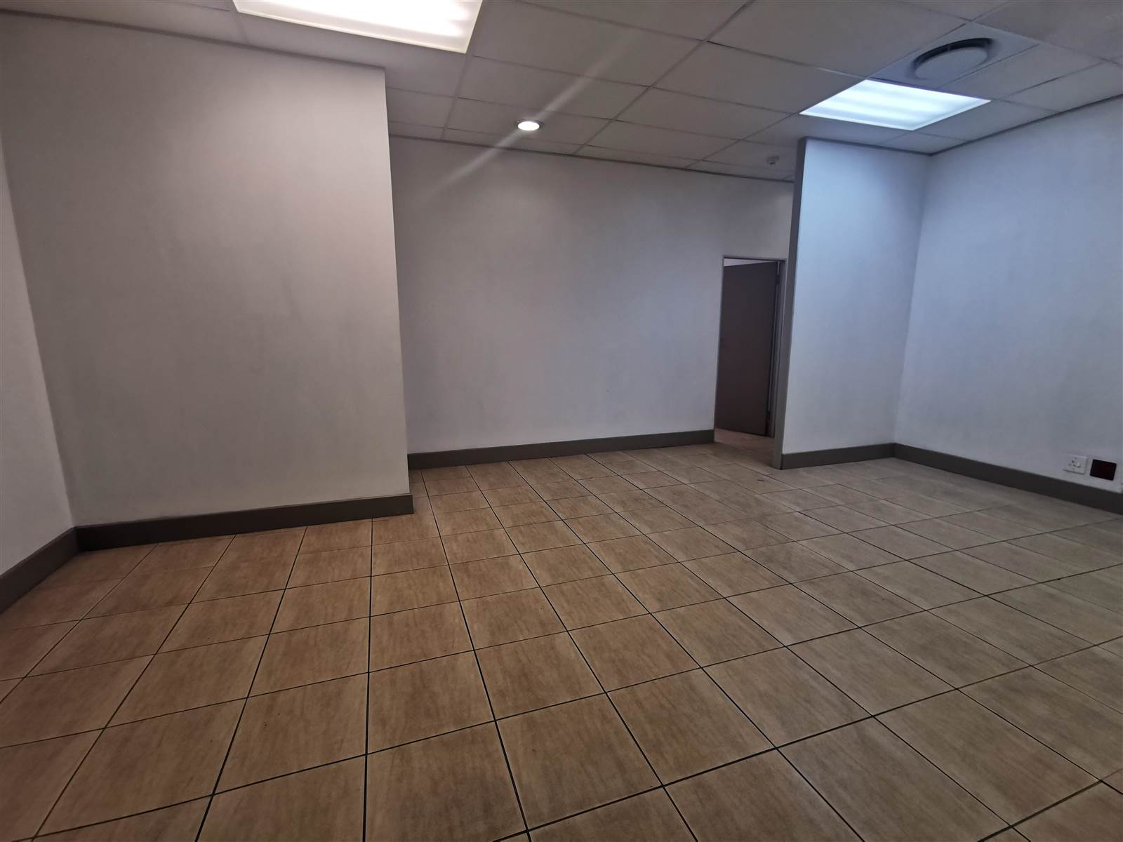 154  m² Commercial space in Stellenbosch Central photo number 4