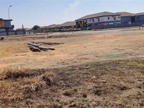 1 227 m² Land