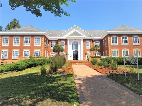 386  m² Office Space in Bryanston
