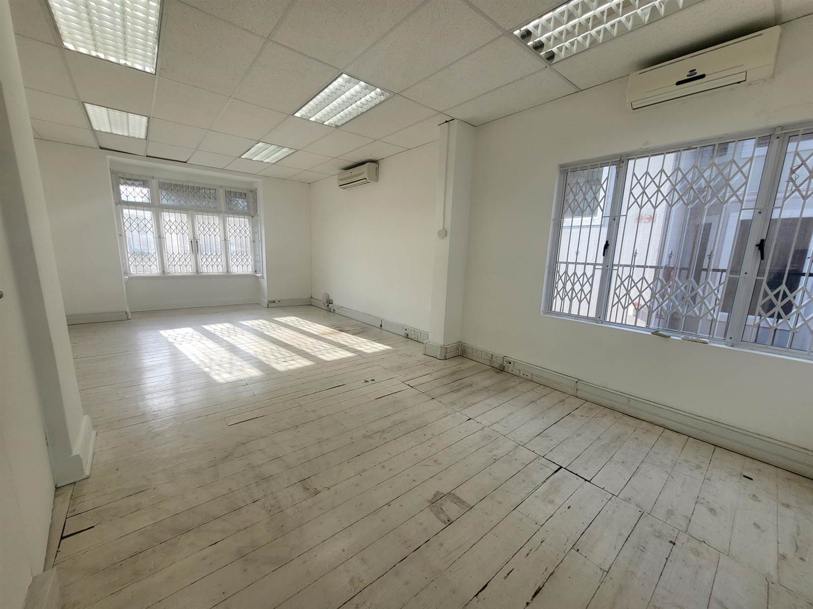 116  m² Office Space in Windermere photo number 2