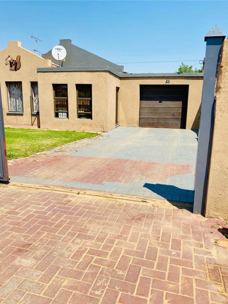 5 Bed House in Mamelodi photo number 1