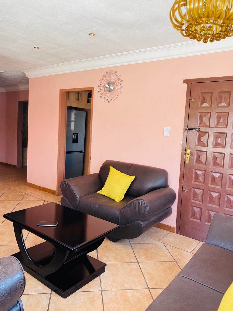 5 Bed House in Mamelodi photo number 12