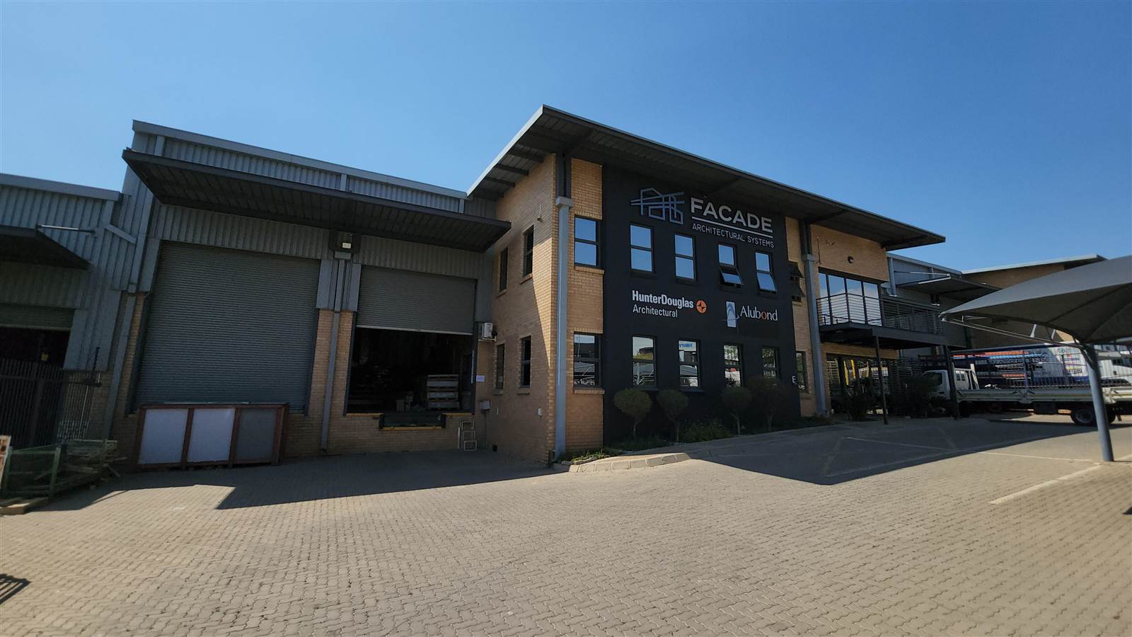 2348  m² Industrial space in North Riding photo number 1