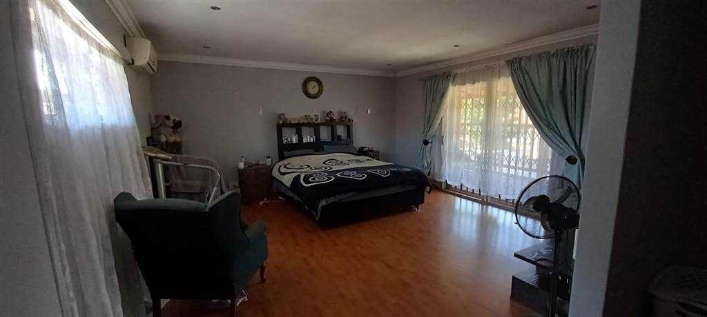 3 Bed House in Glen Marais photo number 15