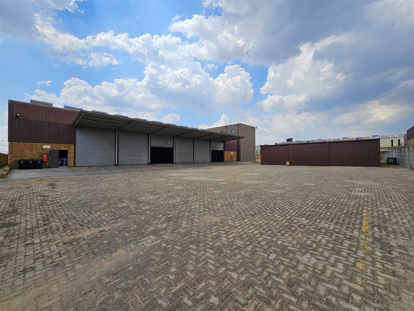 1800  m² Industrial space in Alrode photo number 3