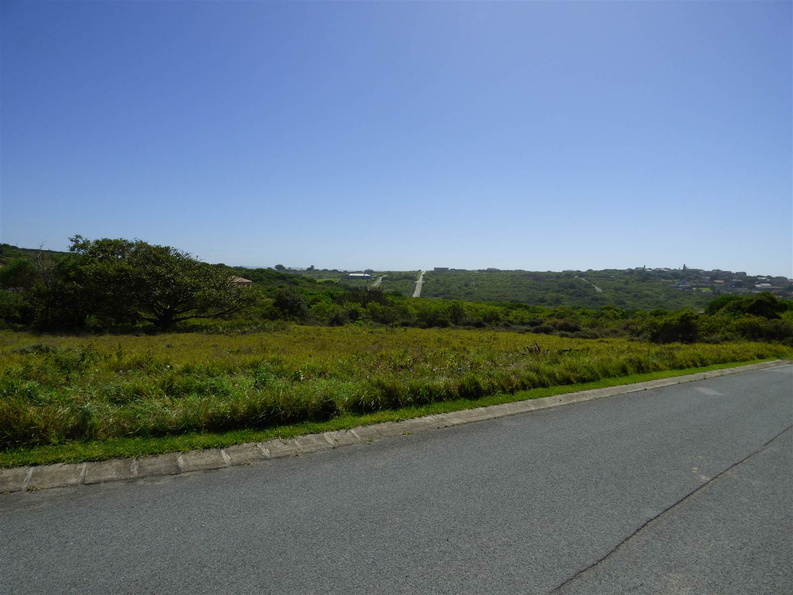 793 m² Land available in Emerald Heights photo number 2